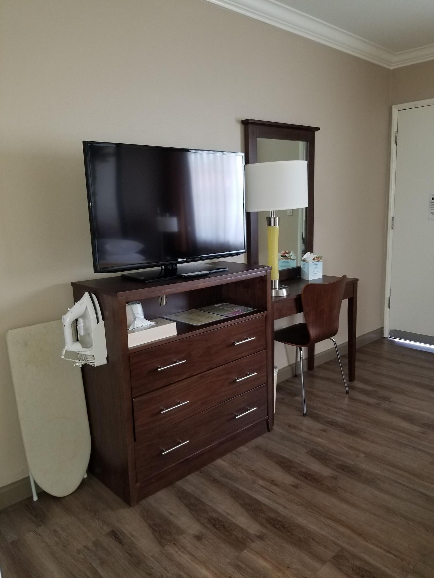 Super 8 By Wyndham Los Angeles-Culver City Area Екстер'єр фото