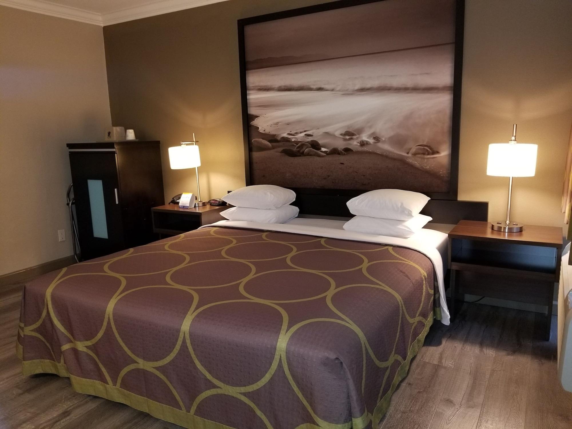 Super 8 By Wyndham Los Angeles-Culver City Area Екстер'єр фото