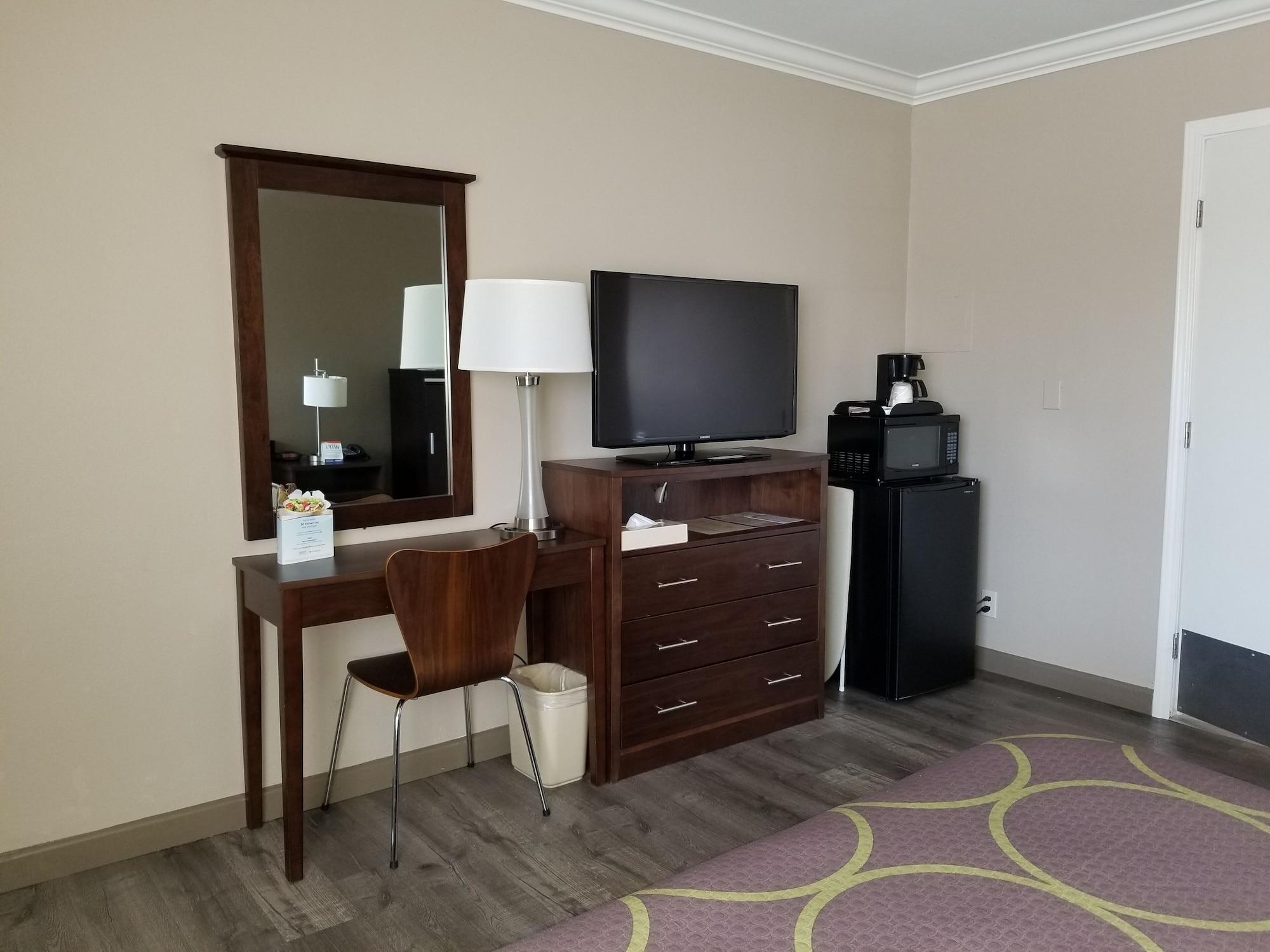 Super 8 By Wyndham Los Angeles-Culver City Area Екстер'єр фото