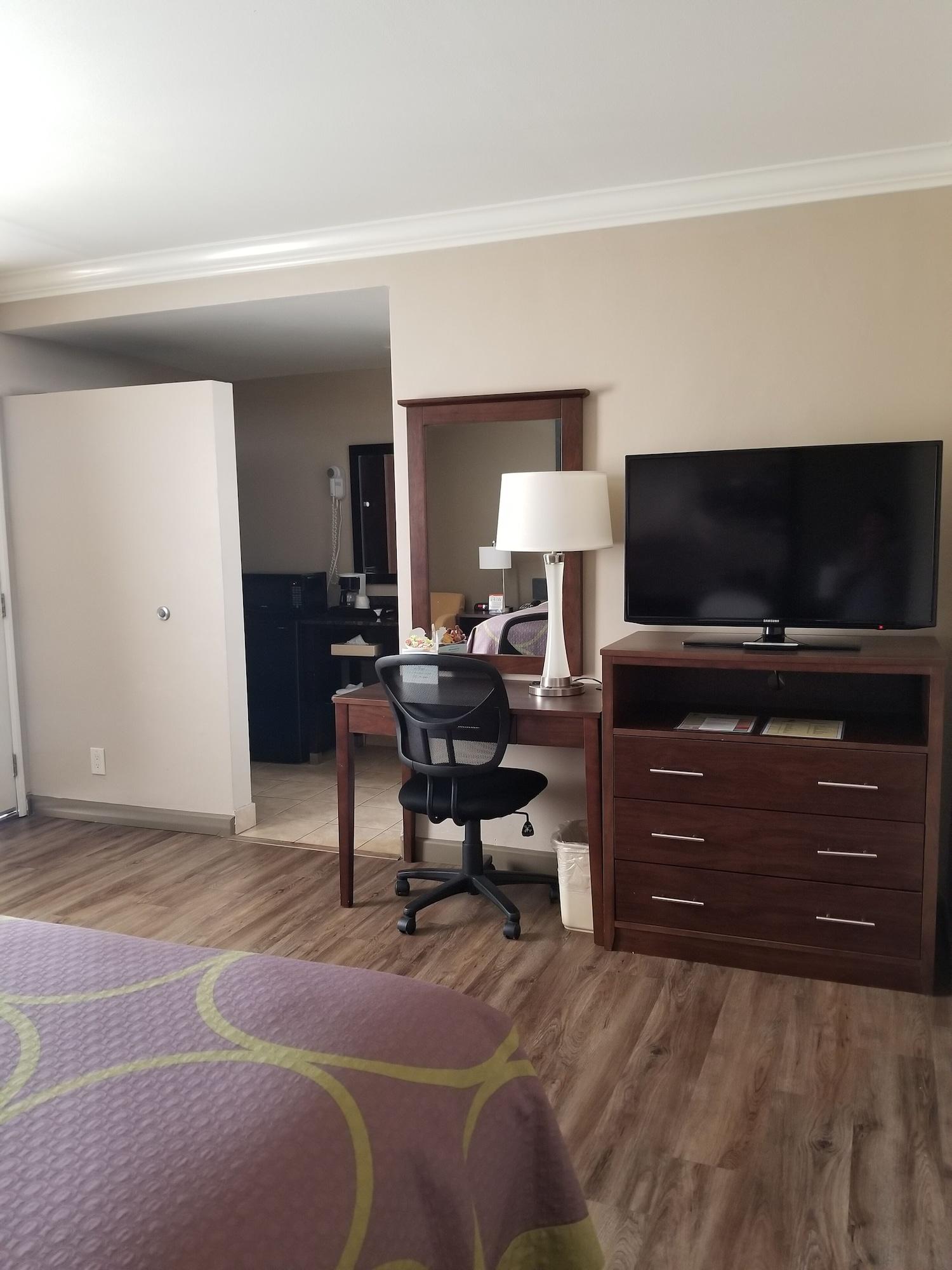 Super 8 By Wyndham Los Angeles-Culver City Area Екстер'єр фото