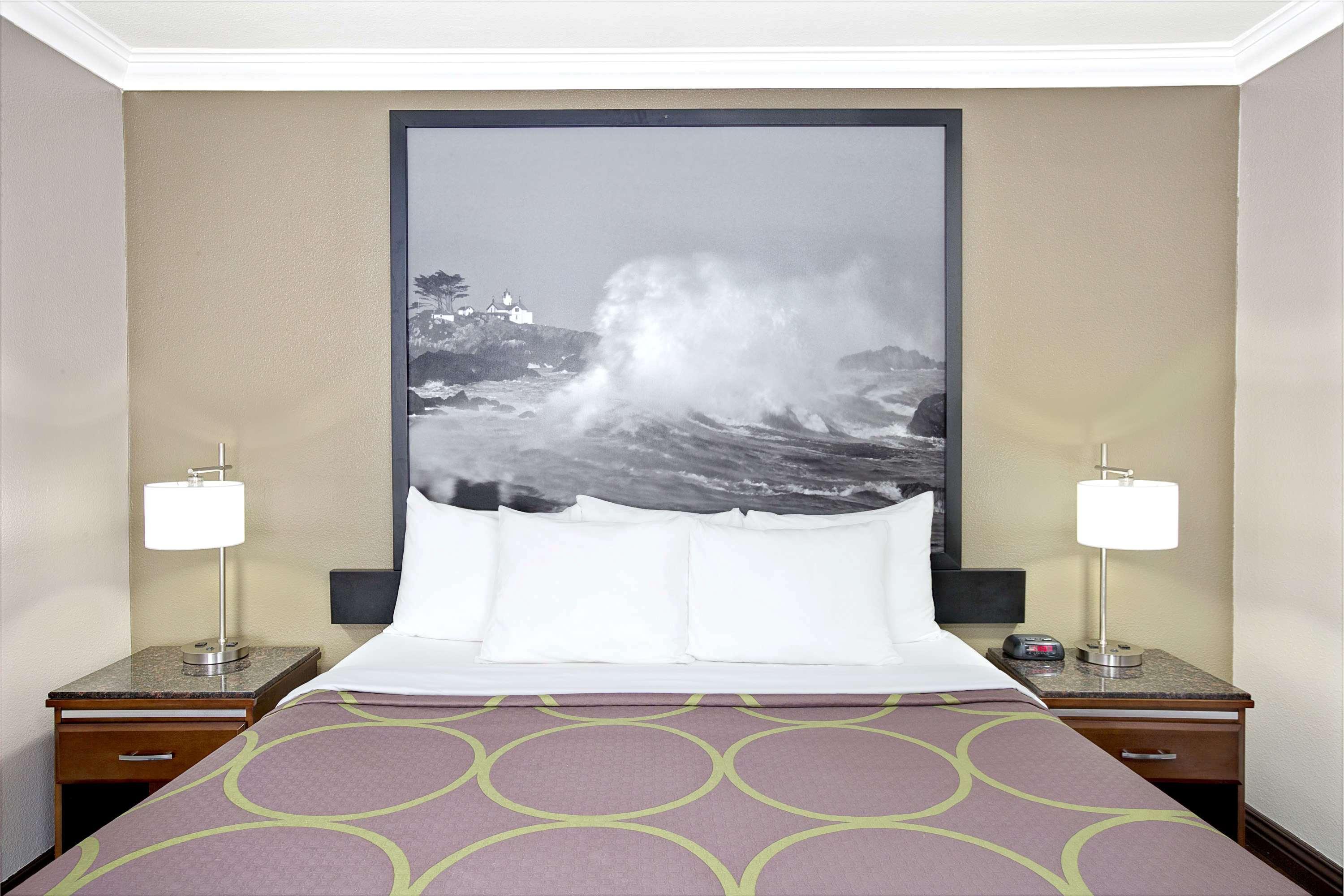 Super 8 By Wyndham Los Angeles-Culver City Area Екстер'єр фото