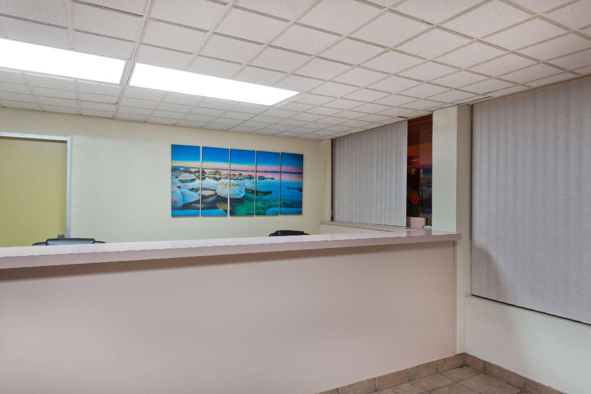 Super 8 By Wyndham Los Angeles-Culver City Area Екстер'єр фото