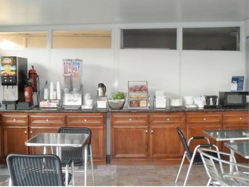 Super 8 By Wyndham Los Angeles-Culver City Area Екстер'єр фото