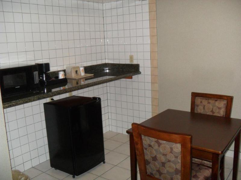 Super 8 By Wyndham Los Angeles-Culver City Area Екстер'єр фото